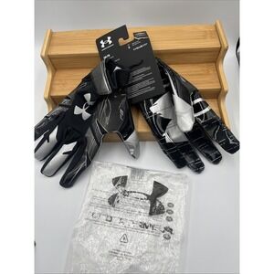 Football Gloves Under Armour F8 Black Metallic Silver 2XL/Sticky Gluegrip